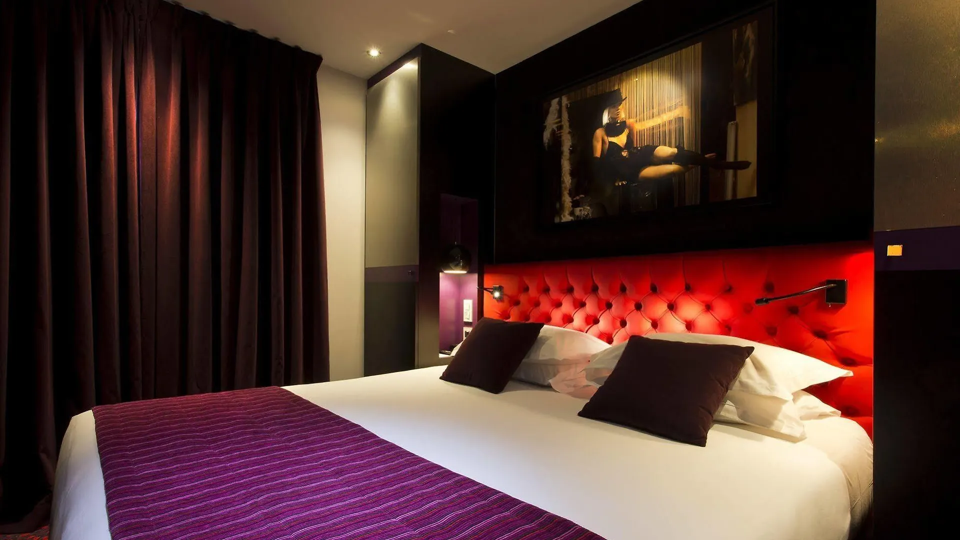 Hotel Atmospheres Paris 4*,